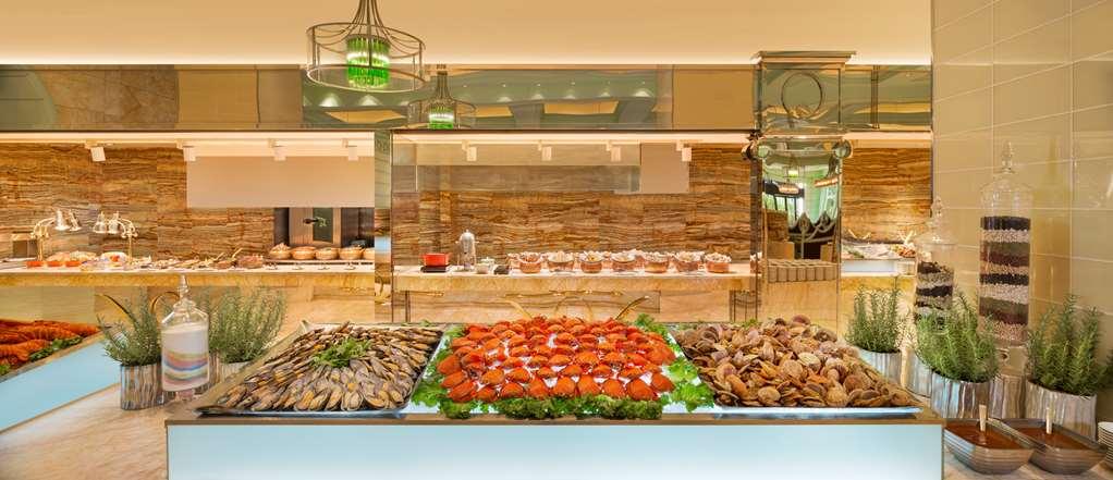 فندق ذا لين تايتشونغ المطعم الصورة Seafood at the buffet