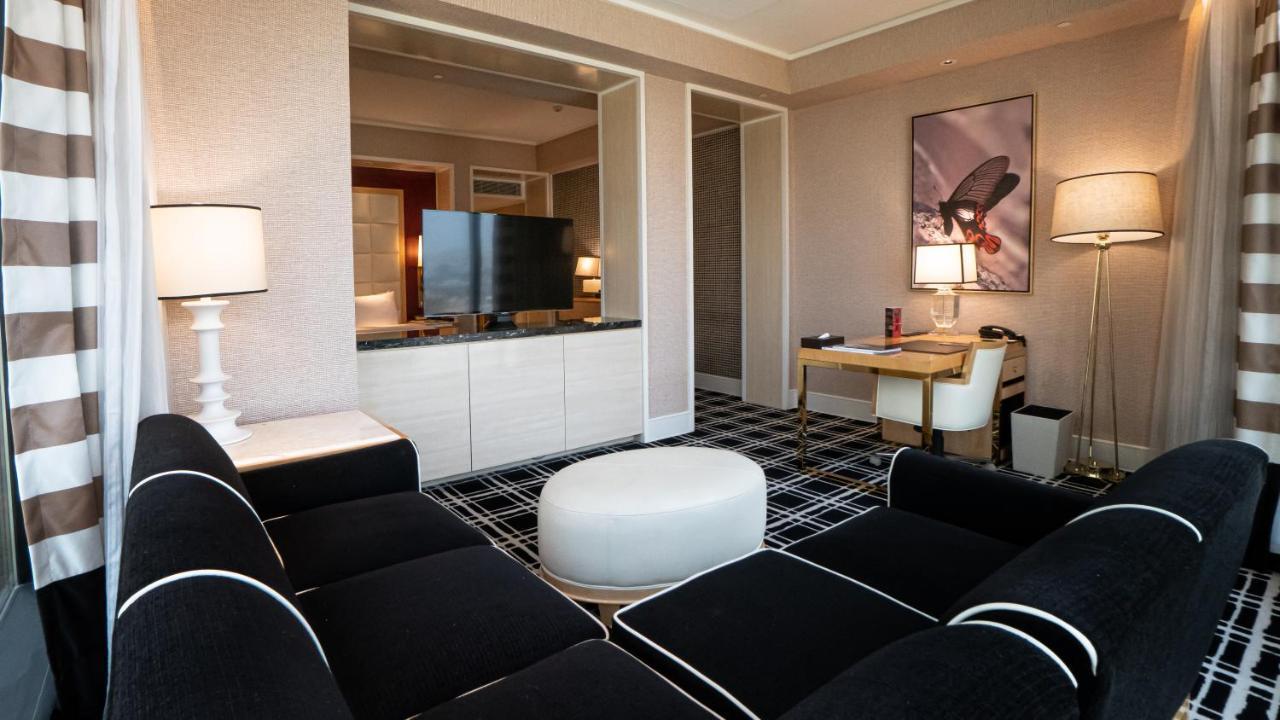 فندق ذا لين تايتشونغ المظهر الخارجي الصورة A suite at the Mandarin Oriental, New York