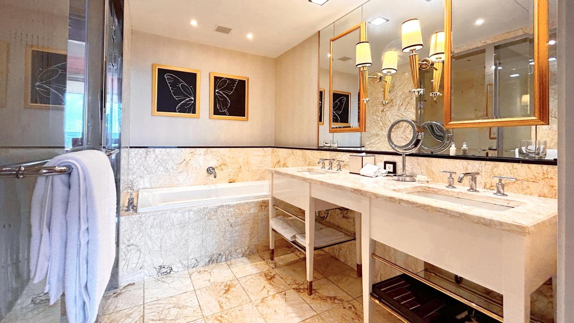 فندق ذا لين تايتشونغ المظهر الخارجي الصورة A bathroom in a hotel